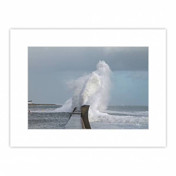 Lesconil, l’un des spots les plus prisés des photographes lors des tempêtes doublées d’une grande marée…