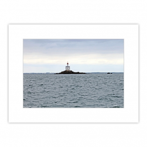 Le phare de la Teignouse est un phare du Morbihan situé entre la presqu’île de Quiberon et l’île de Houat
